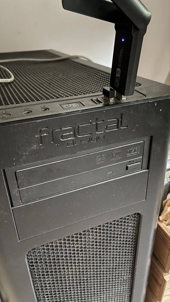 Komputer stacjonarny procesor i6 128gb ssd 16gb ddr3 radeon r9 2gb win