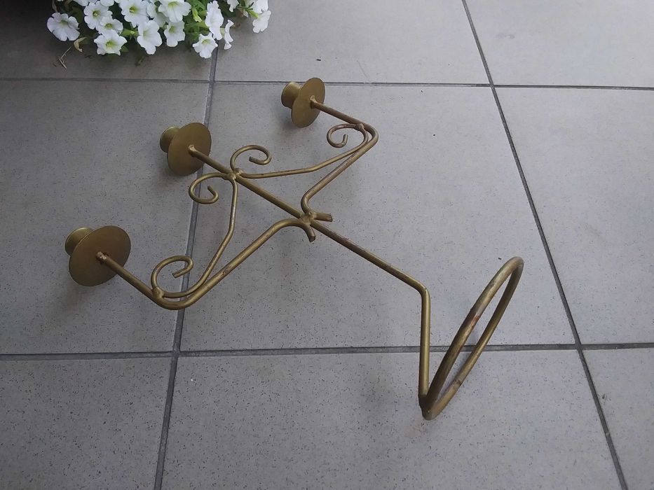 Stary nietypowy świecznik 3 ramienny metalowy zabytkowy przedmot z PRL