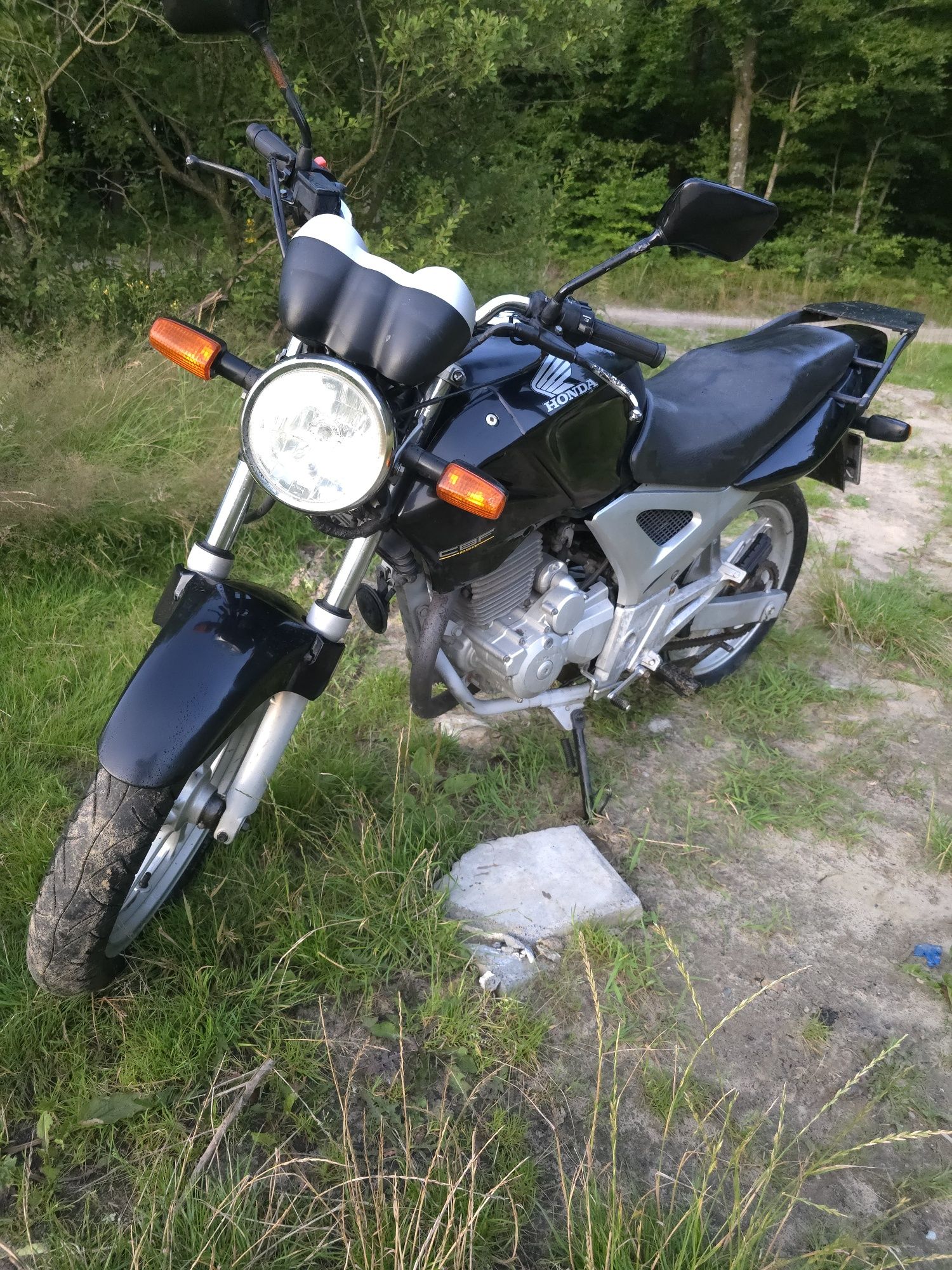 --Honda cbf 250--