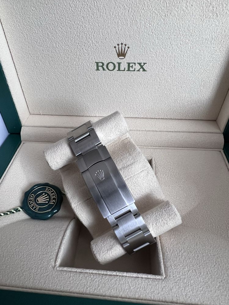 Rolex Oyster Perpetual 41 Silver