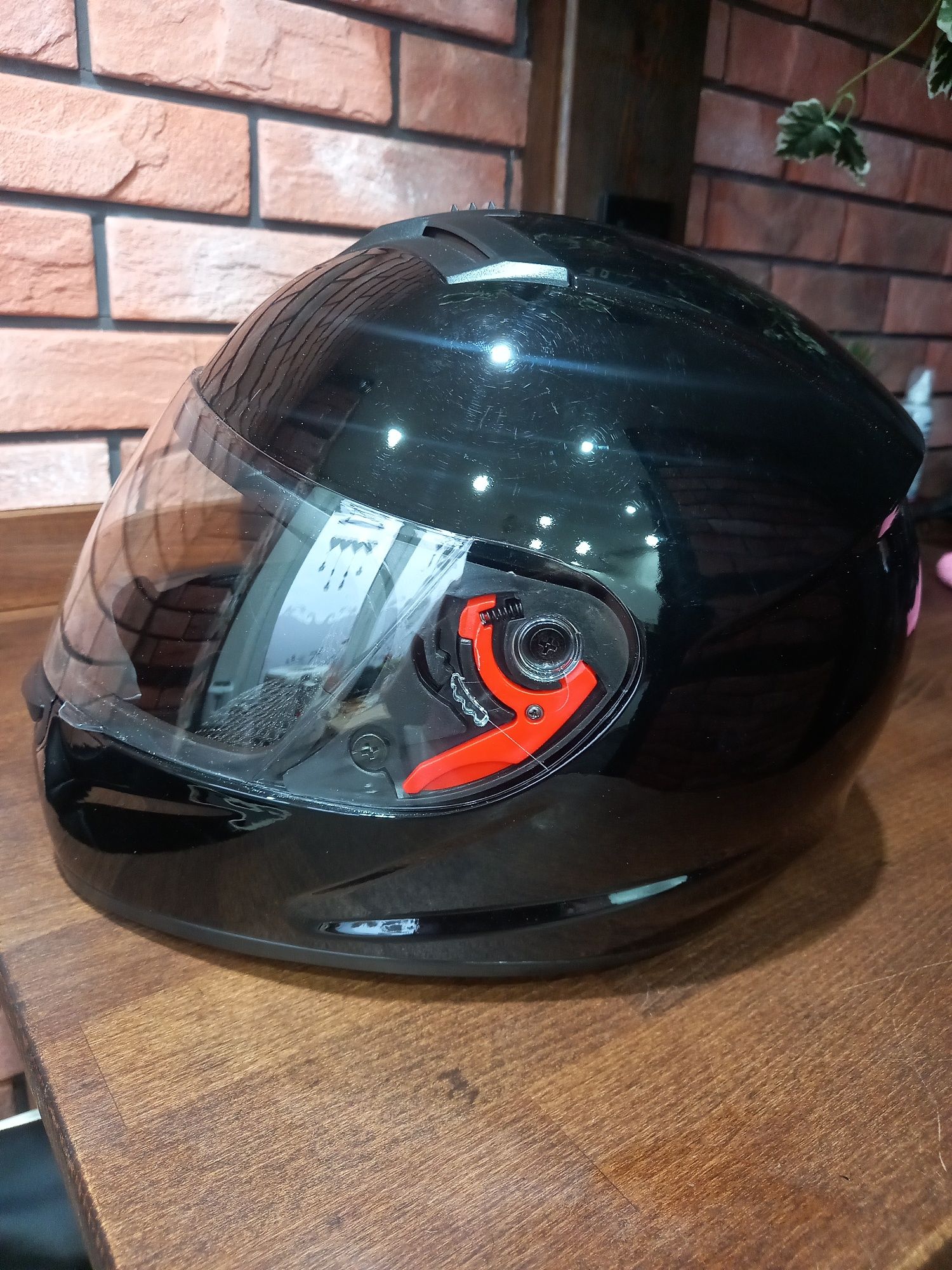 Kask na motor czarny połysk