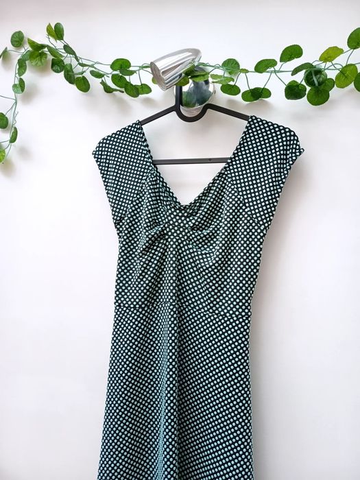 Vestido Turquesa às Bolinhas