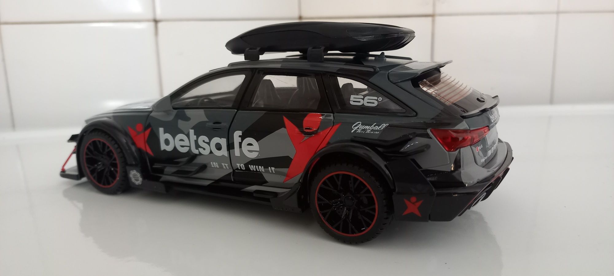 Miniatura Audi RS6 esc 1:24