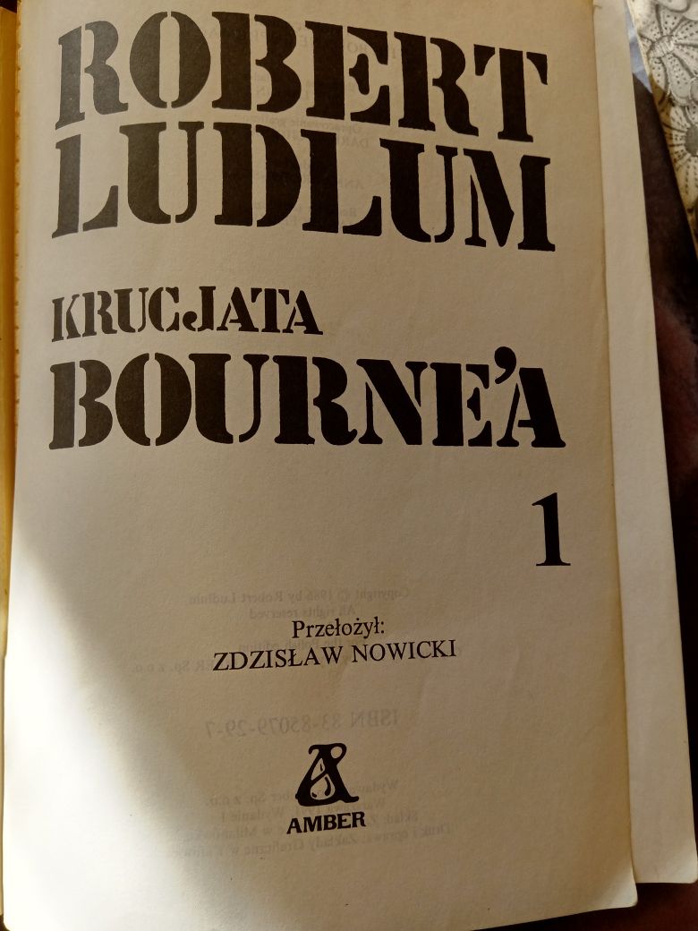 Dwa Tomy książki Krucjata Bournea oraz Tożsamość Bornea.
