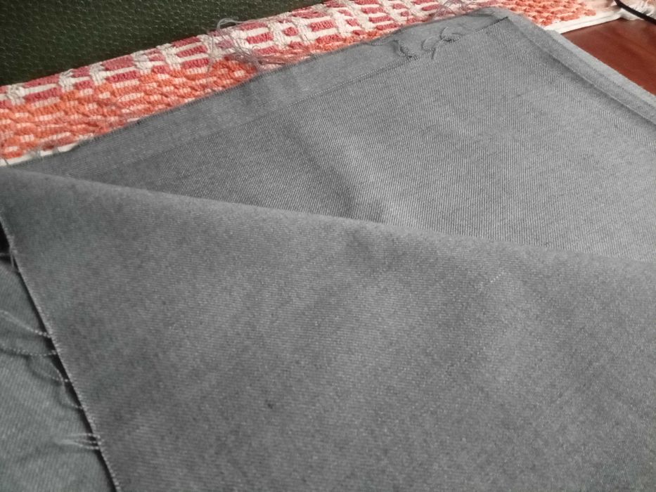 Продам ткань костюмную  118 х140 см цена за отрез