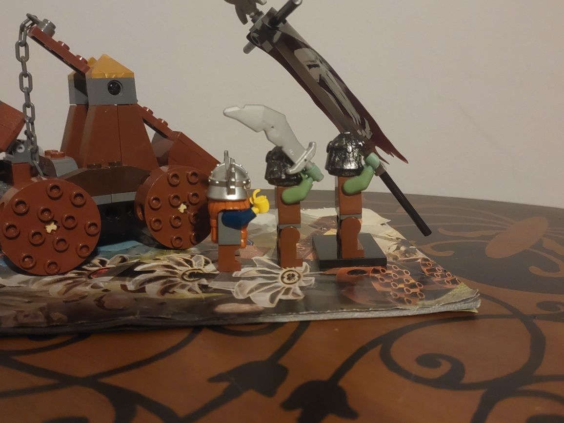 Lego Castle 7040 Dwarves' Mine Defender.