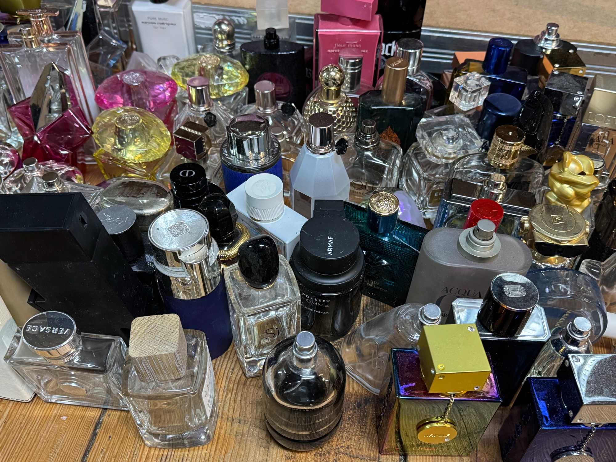 Puste flakony po perfumach
