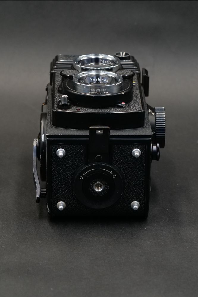 Yashica Mat 124G середній формат