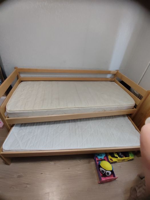 Ліжко двоспальне з натурального дерева