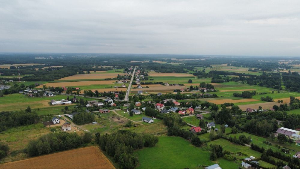 Uslugi dronem, zdjęcia, filmy do prezentacji m.in. nieruchomości. Dron