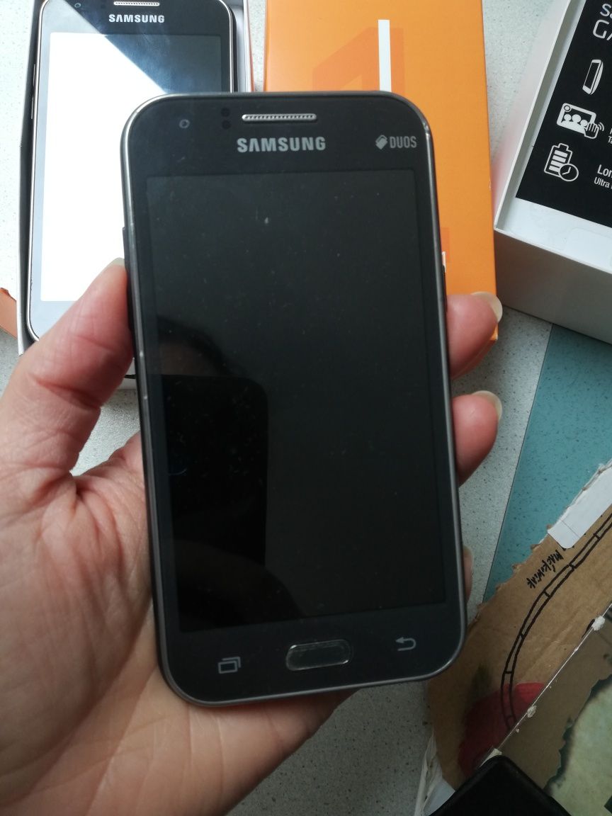 Samsung Galaxy J1 duo