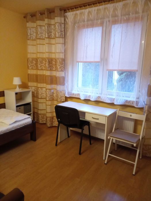Pokój jednoosobowy dla uczennicy Os Św.Piątka (bez właścicieli )