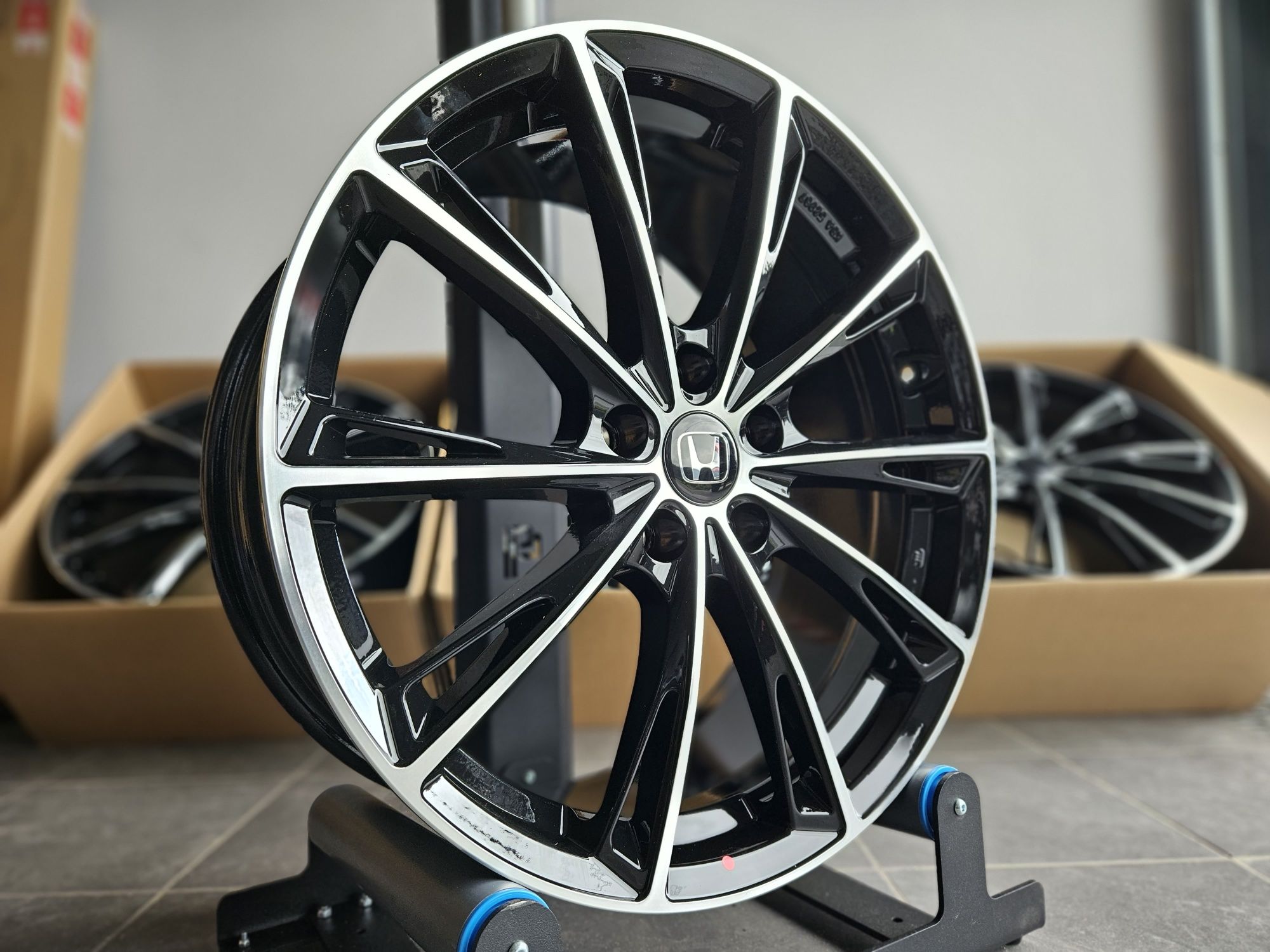 Honda 19 " Nowe 5x114,3 Civic HR-V CR-V Accord Felgi Czarne
