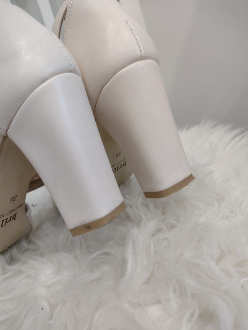 Buty ślubne brillu