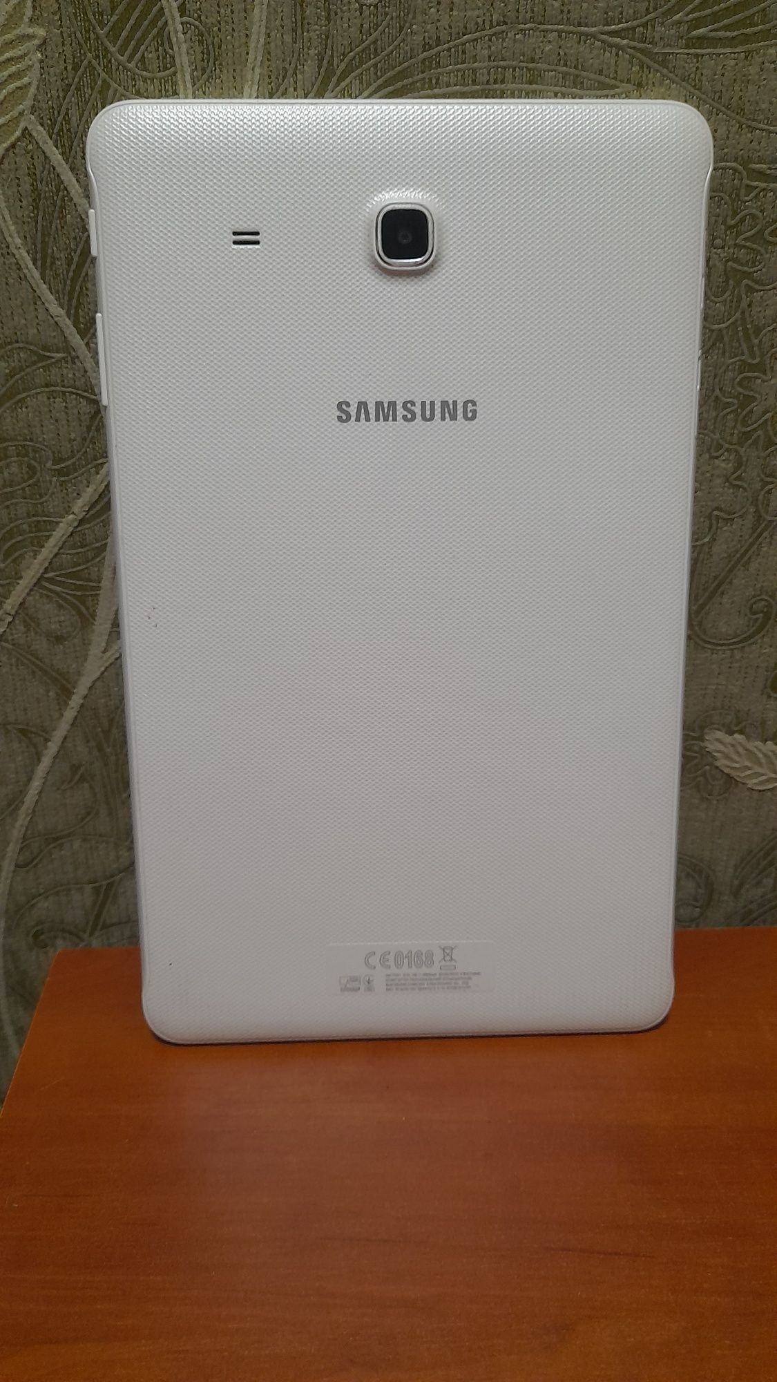 продам  планшет samsung(под ремонт)