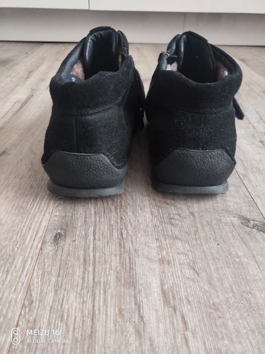 Продам мужские зимние ботинки новые 41р.Замш!