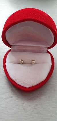 kolczyki perełki sztuczna biżuteria złoto srebro perły
