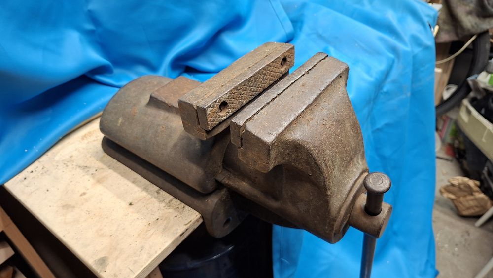 Bardzo duże solidne imadło: waga 35kg szczęki 160mm