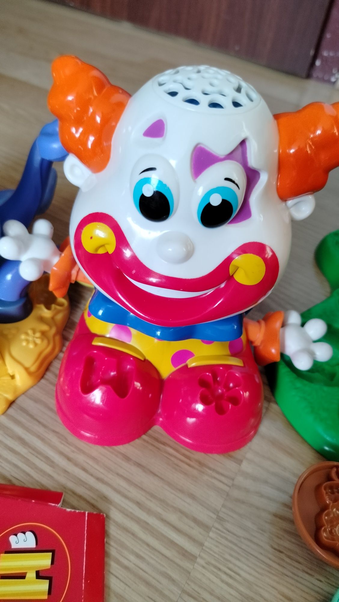 Zestaw duży Play doh małpka, ośmiornica, żółw,klaun inne Plus gratis