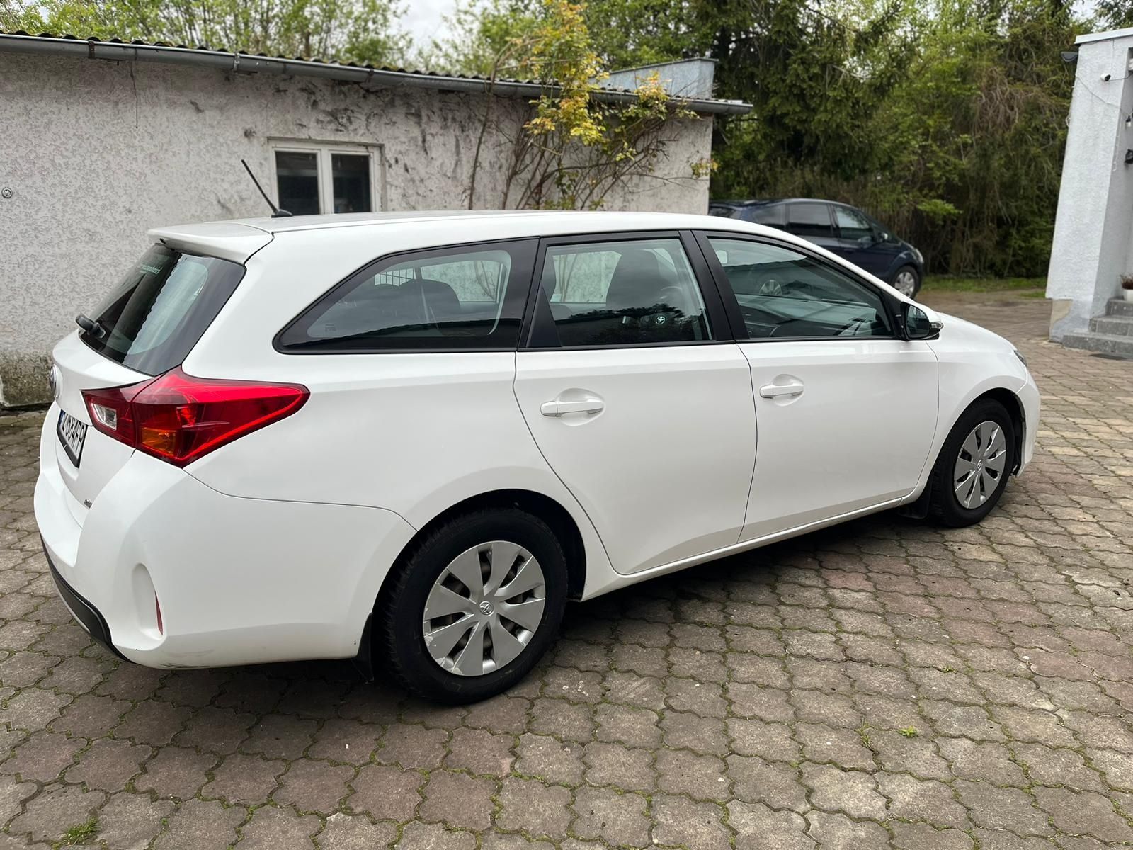 Toyota Auris 1.4 d4d rej. 02.2014r