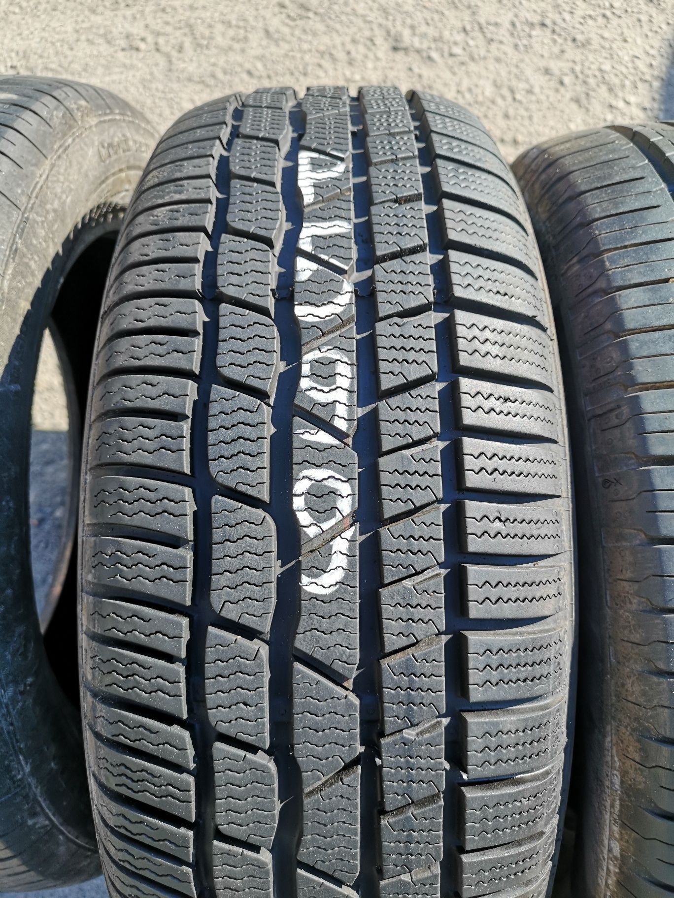 Opona zimowa 215/60/16 Continental Winter Contact TS 830P 1szt 7,8mm