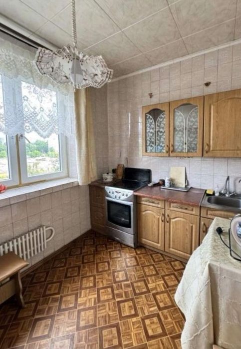 Продам 2 квартиру м.Студентческая Ак.Павлова 142