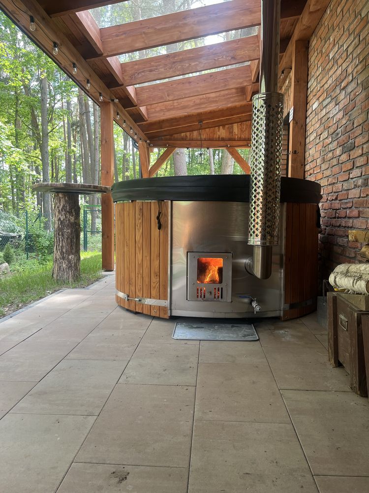 Ceglany Domek z jacuzzi przy lesie i jeziorze w Tomaszkowie.