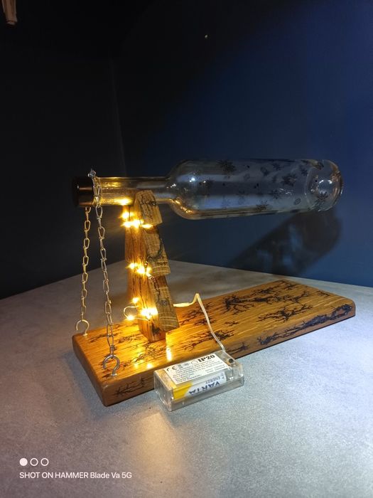 Wyjątkowy stojak na alkohol – połączenie rzemiosła, stylu i charakteru