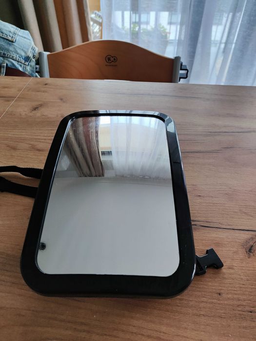 Lusterko do samochodu do obserwacji dziecka