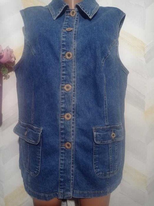 Жилетка джинсова р 20-22 хххл