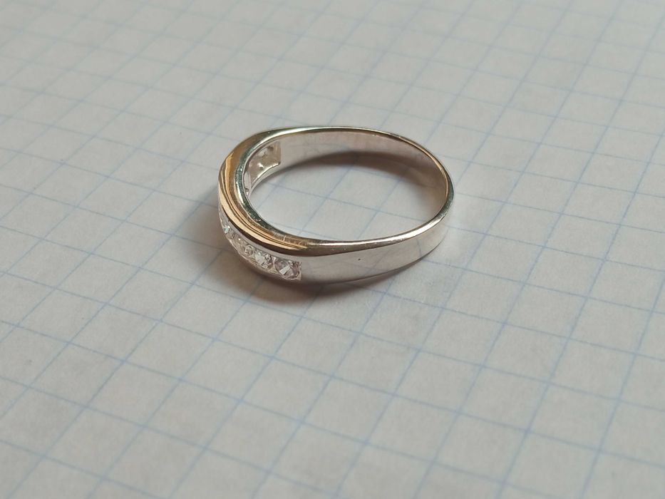 Delikatny pierścionek z cyrkoniami Obrączka r. 13 16,5 mm ze Sr 925