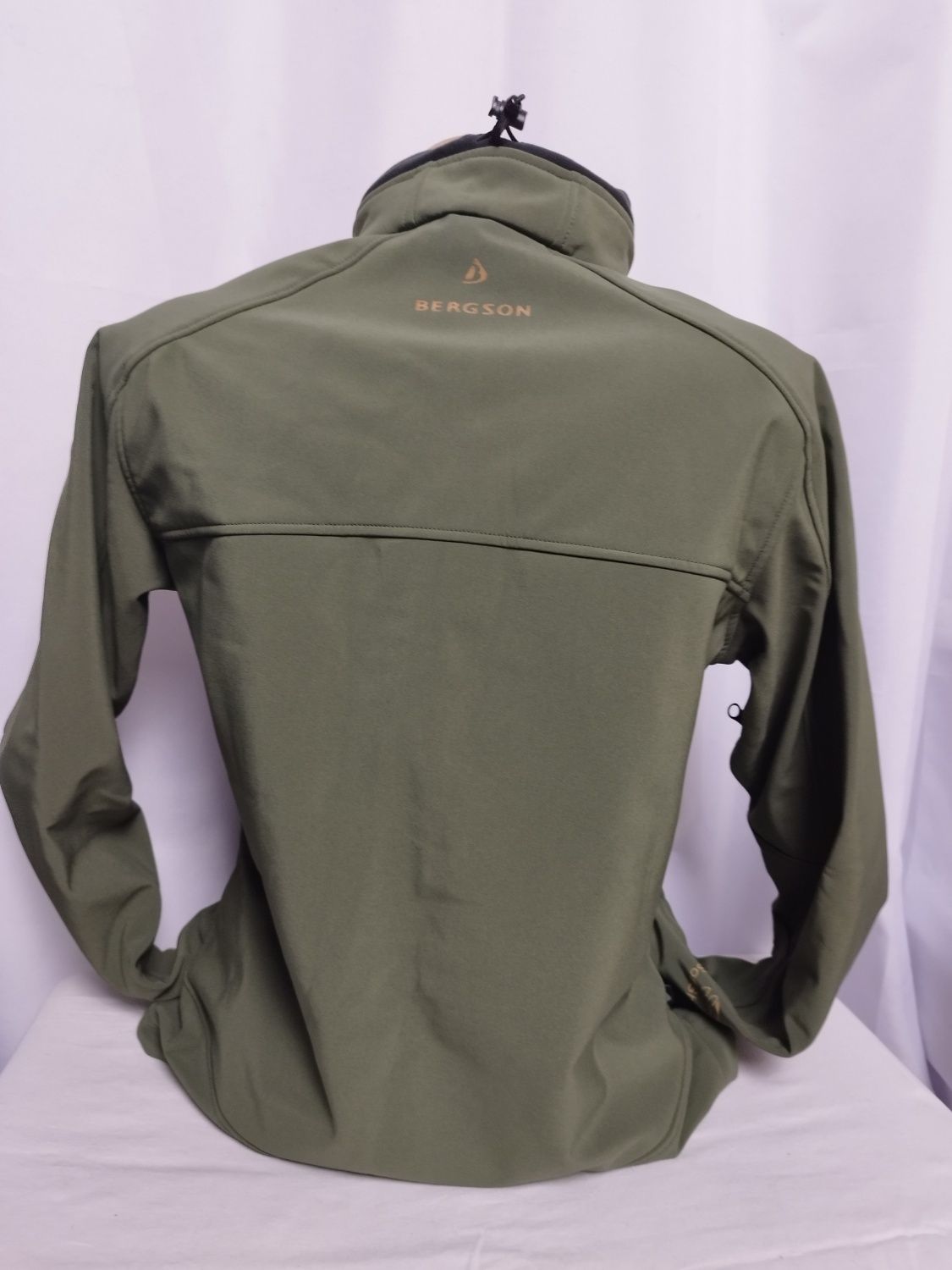 Nowa damska kurtka sportowa Soft Shell Bergson rozmiar M