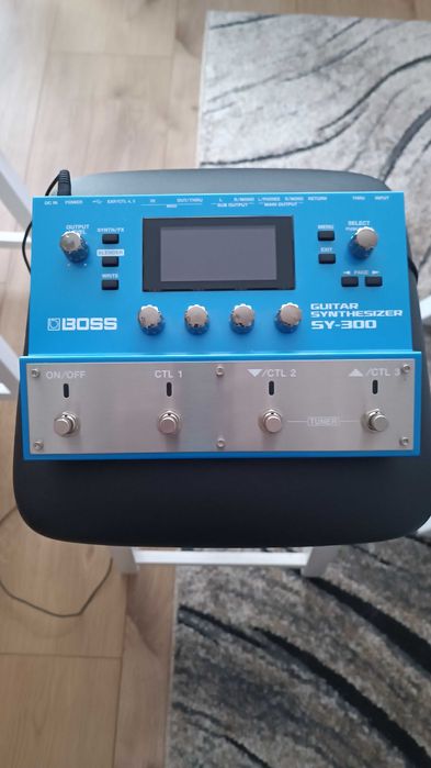 Sprzedam efekt gitarowy syntezator Boss SY 300
