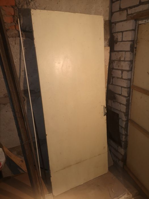 Продам двері без дверної коробки Ціна 500 грн