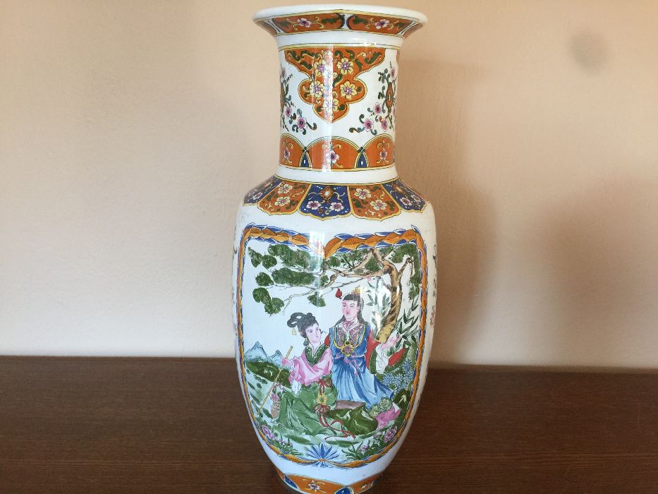 Stylowy Wazon na Kwiaty Porcelana
