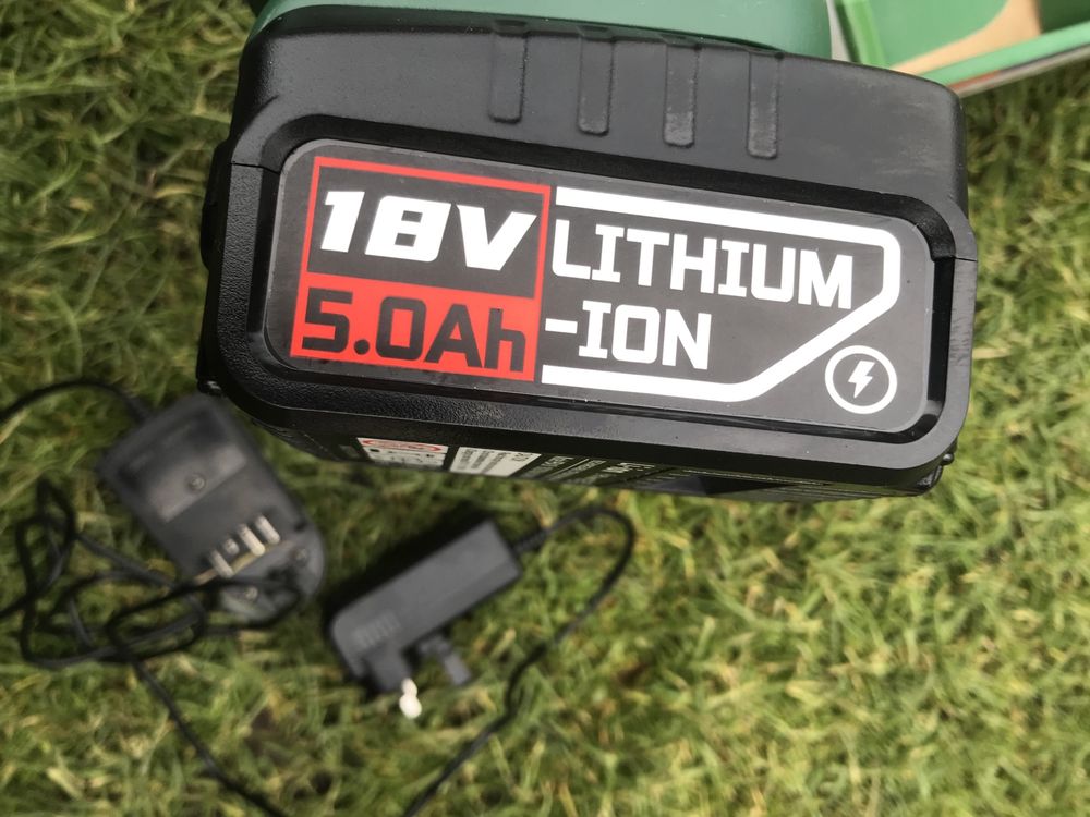 Акумуляторний тример Bosch EasyGrassCut 18V-230 з Англії