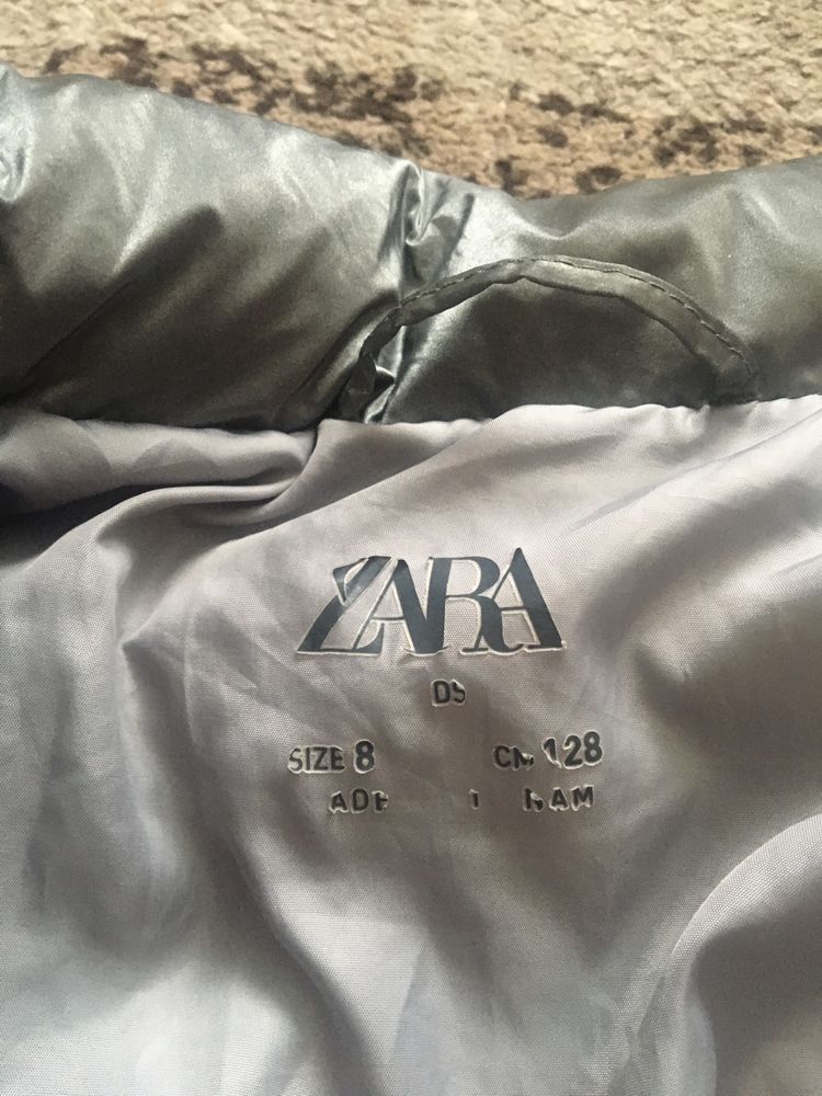 Продам  весняну курточку на дівчинку Zara