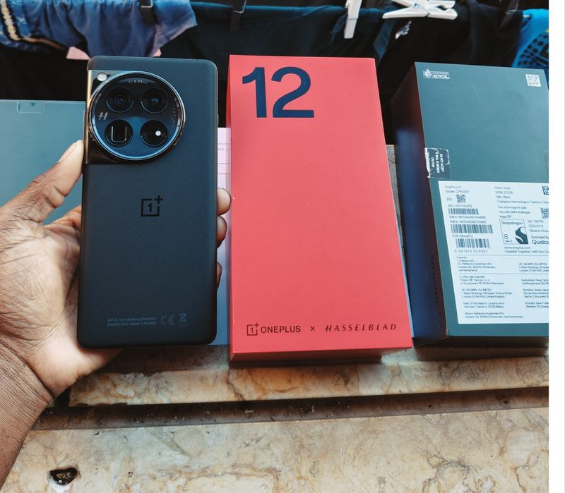 One plus 12 em perfeito estado 512Gb/16Gb de ram