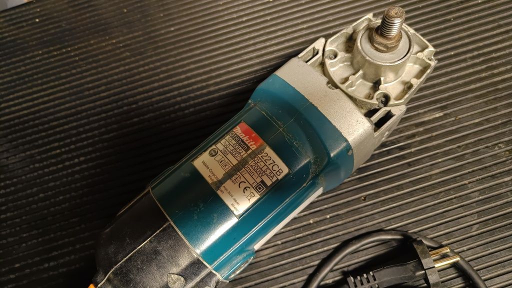 Polerka Makita 9227CB