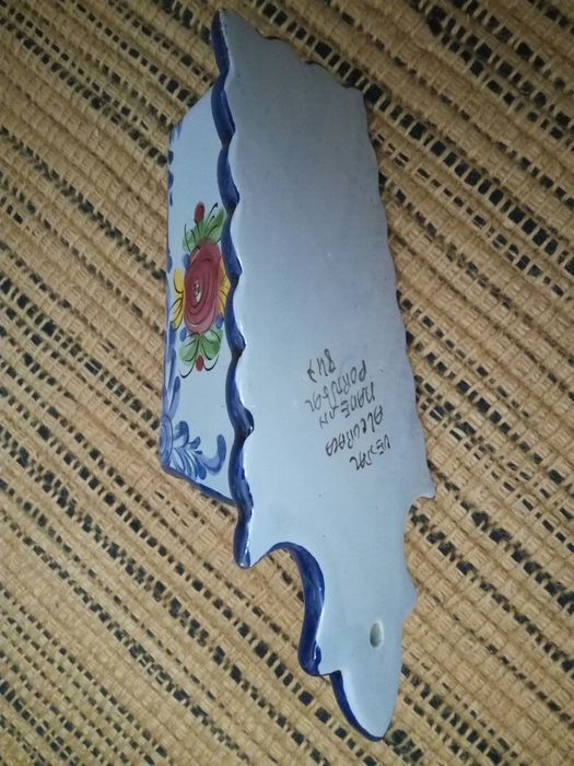 Conjunto prato, suporte salsa e jarra de alcobaça