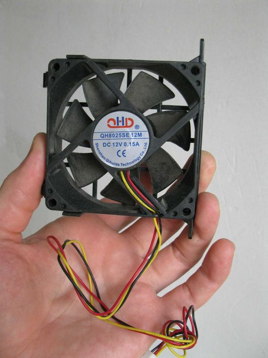 Вентилятор компьютерный QH8025SE12M 80 x 80 x 25mm для компьютера