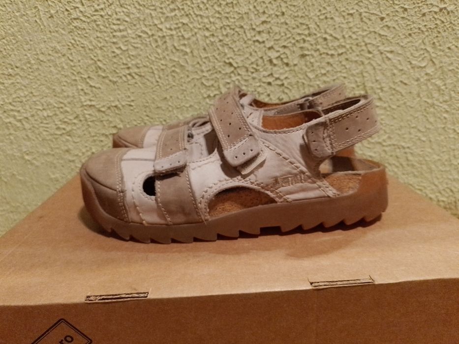 Сандалии женские кожаные