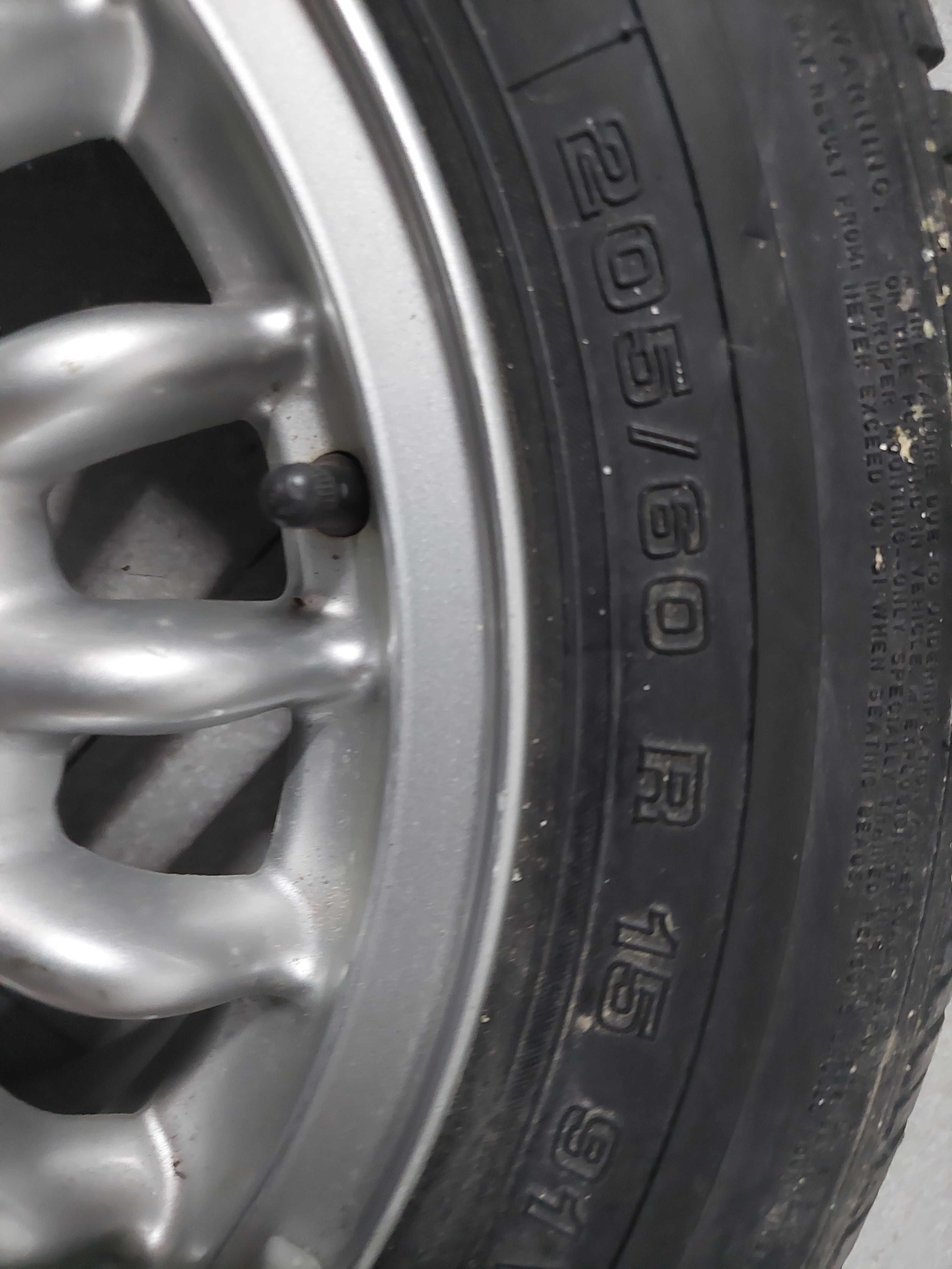 Jante bmw  com pneu Novo 205/60-15