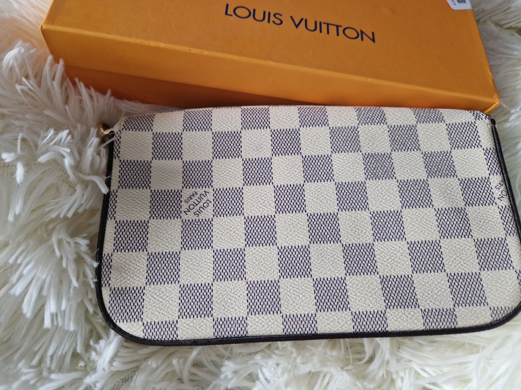 сумочка Louis  Vuitton