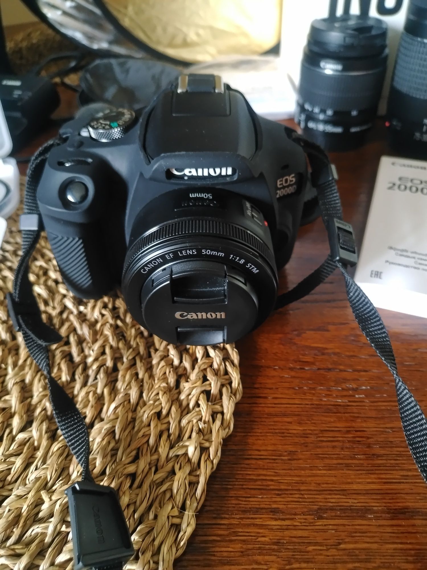 Canon eos 2000d plus 3 obiektywy plus akcesoria