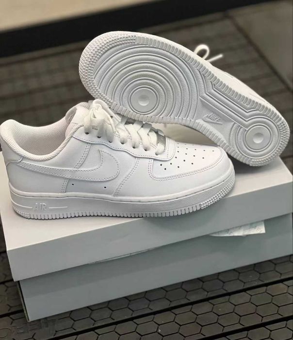 Buty Trampk Nike Air Force 1 Low '07 Black R.  42
