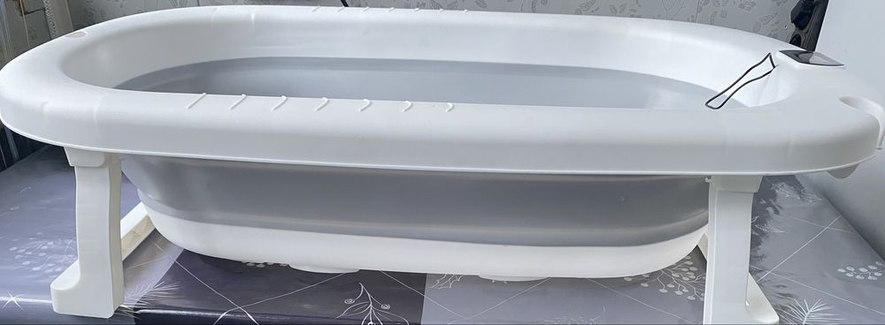 Ванночка для немовлят складна з термометром