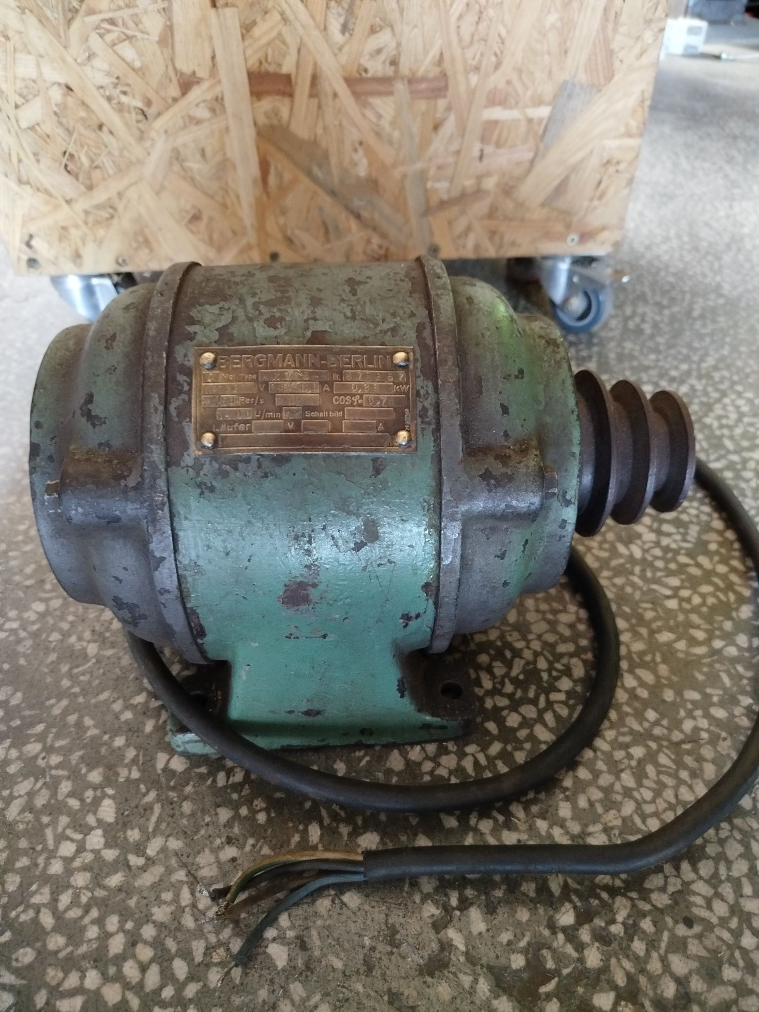 Silnik 0,33 kw, trójfazowy