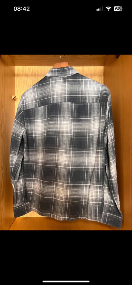 Camisa xadrez preta e branca