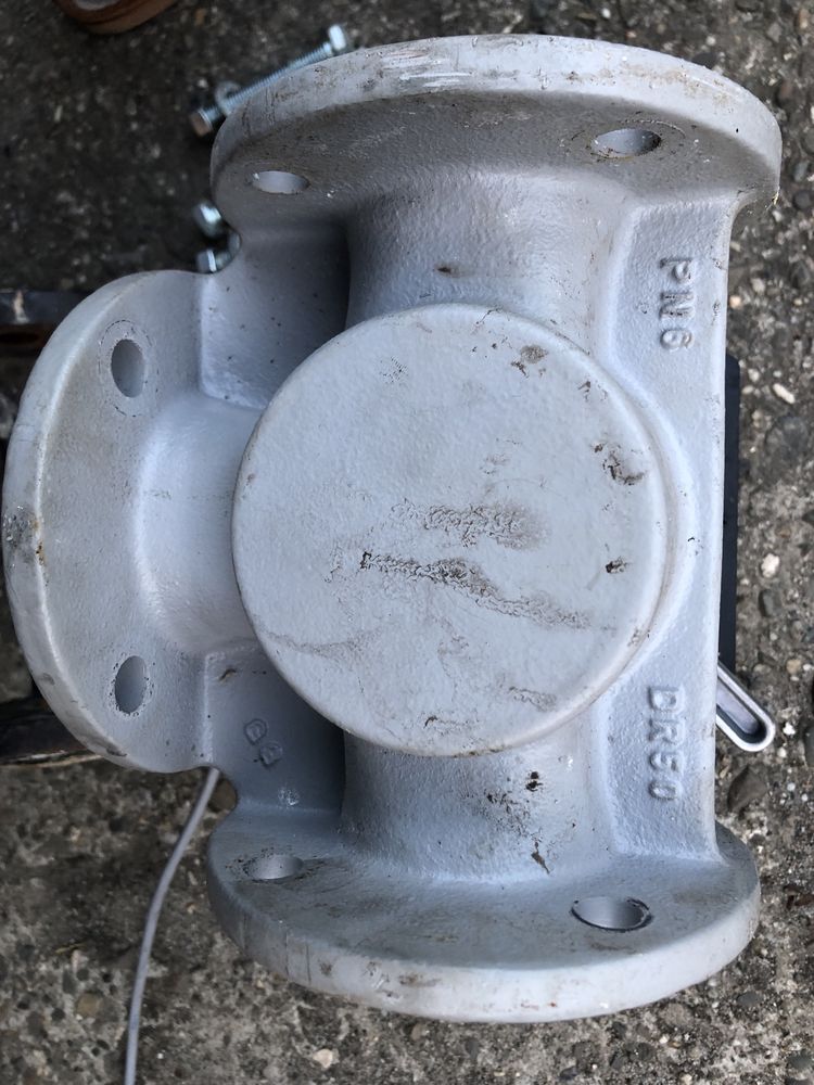 Siłownik VRM 20 Honeywell + Zawór 3-dr DN50 + zwężka DN32/50